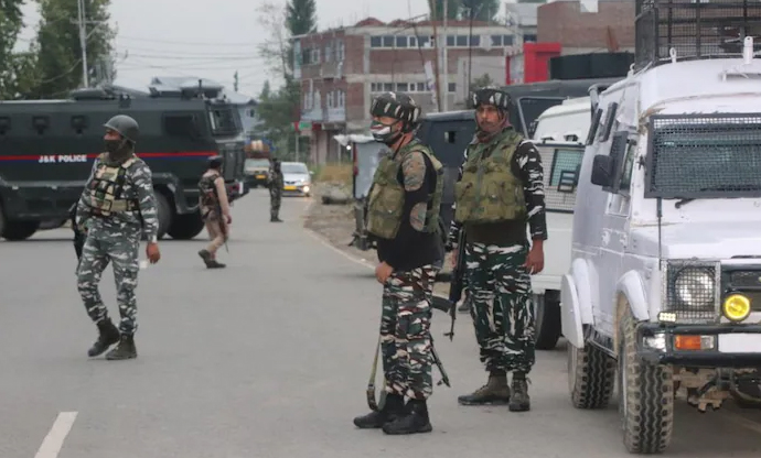 An encounter between security personnel and terrorist in Pulwama (File Photo)