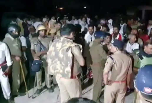 Violence in UP's Chandauli after girl dies due to alleged thrashing by police