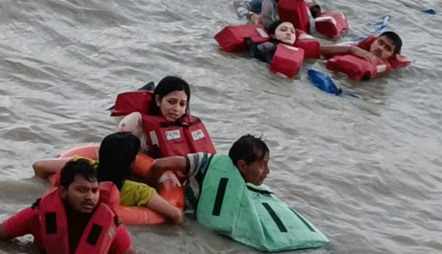 Boat capsizes in Chilika Lake due to heavy westerly winds in Odisha