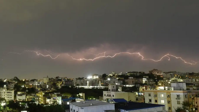 Telangana to receive thunderstorm in next two days (File Photo)