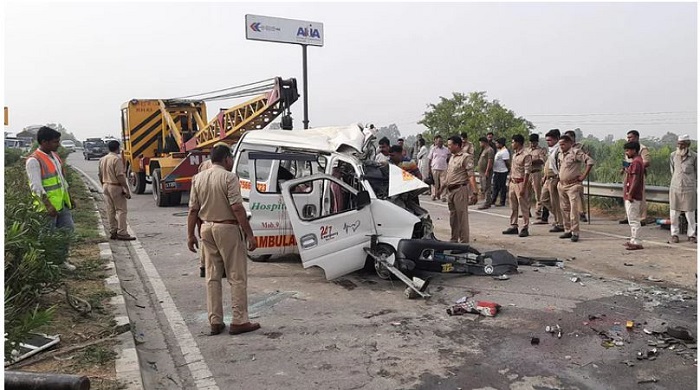 Seven dead as ambulance collides with truck in Bareilly (File Photo)