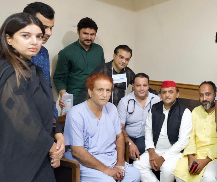 Akhilesh Yadav meets Azam Khan at Sir Ganga Ram Hospital in Delhi