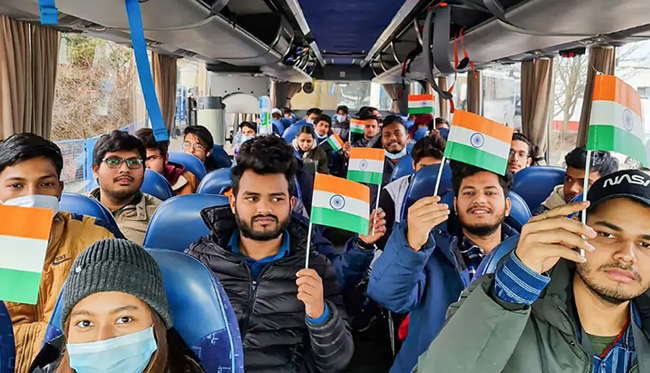 Indian students returning from Ukraine (File Photo)