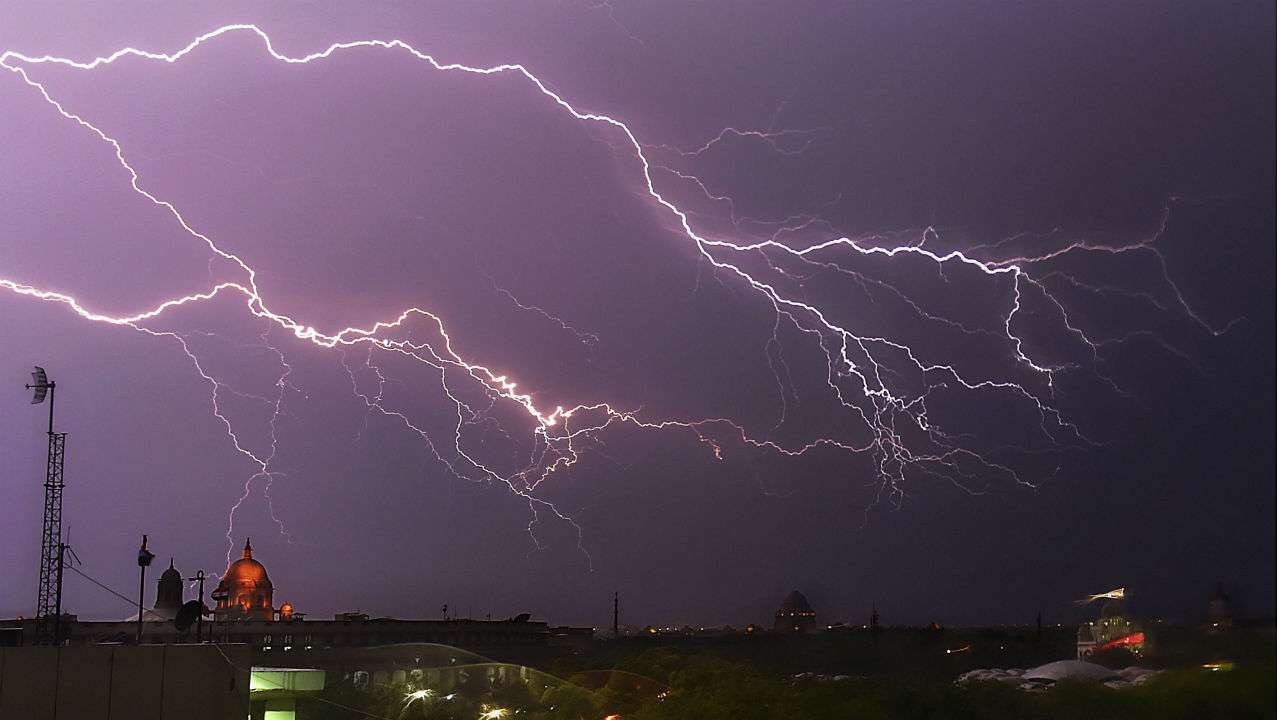 17 persons in lightning and thunderstorm in Bihar (File Photo)