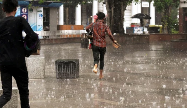 Light rain likely in city (File Photo)