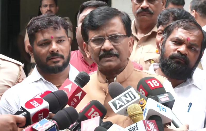 Sanjay Raut talking to Media