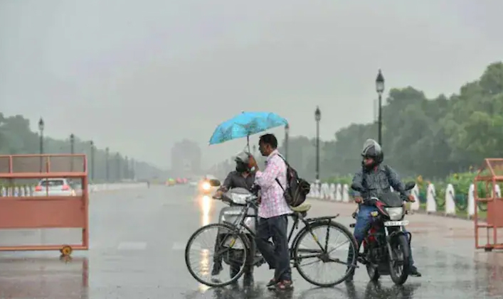 Light rain likely in city (File Photo)