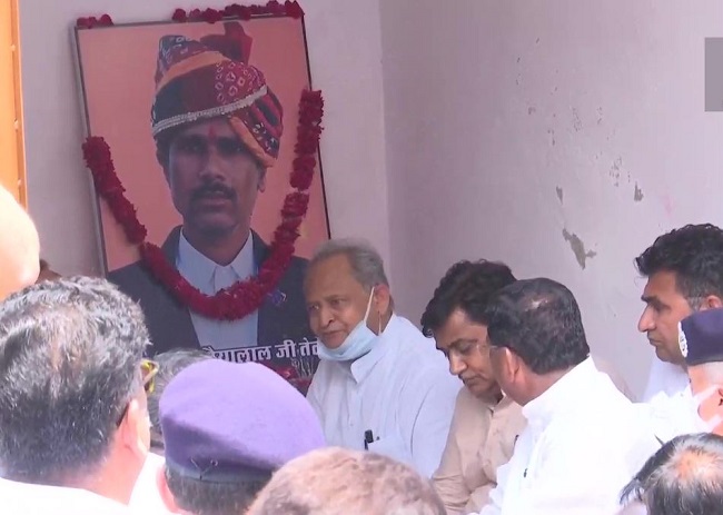 CM Ashok Gehlot meeting slain Kanhaiya's family members