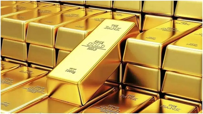Gold slips Rs.436 per 10 gram (File photo)