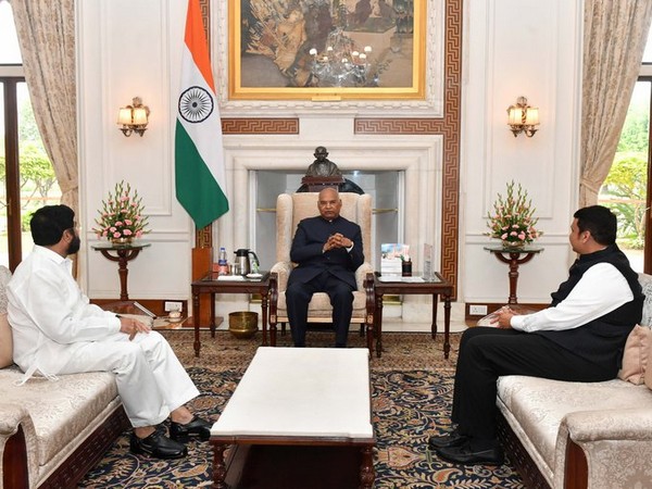 Eknath Shinde and Devendra Fadnavis with President Ram Nath Kovind