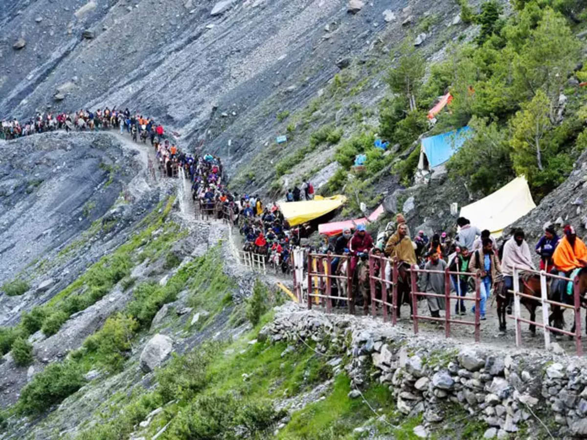 Fresh batch of pilgrims leave Jammu camp for Holy Shrine