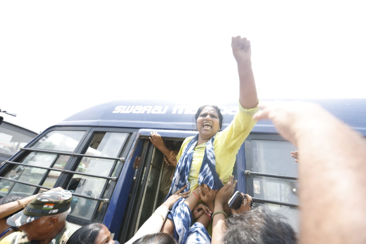 Delhi Police detain protesting against Sonia Gandhi's ED probe