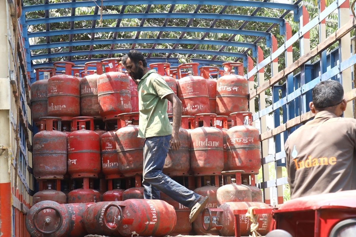 Prices of commercial LPG cylinders cut by Rs 36 (File Photo)