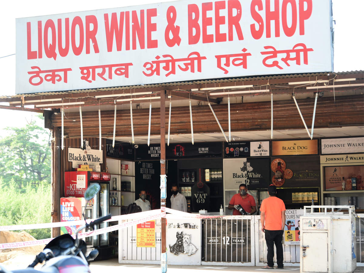 Delhi government extends existing licenses of liquor shops (File Photo)