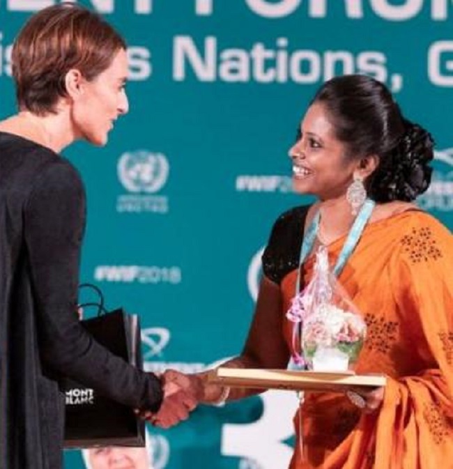 Sangeetha Abhayan receiving International Entrepreneurs Award