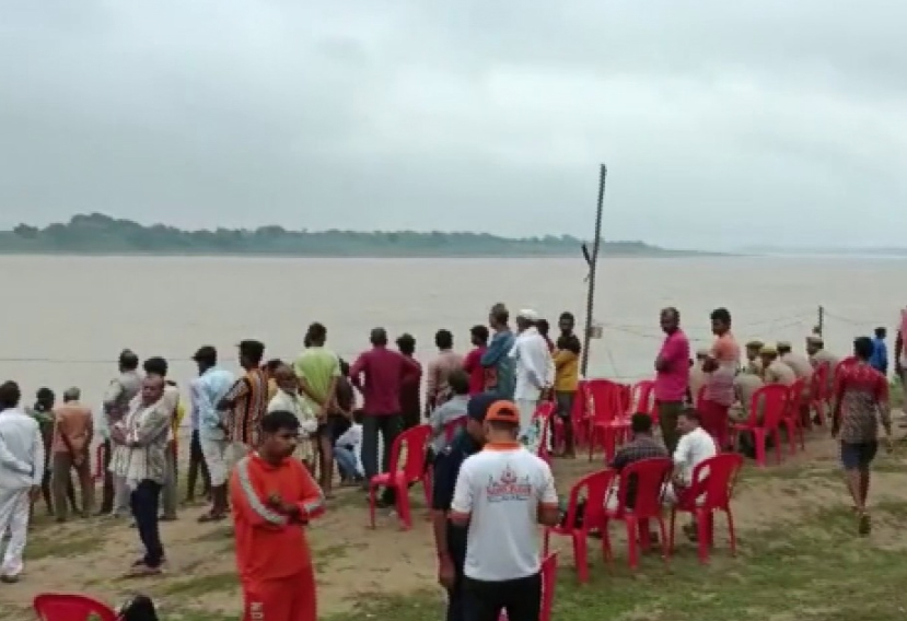 3 dead, 13 rescued; search operation resumes for 17 missing people