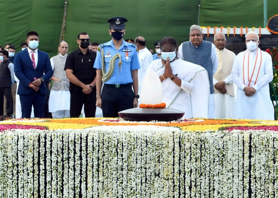 President Droupadi Murmu pays homage to Atal Bihari Vajpayee on his 4th death anniversary