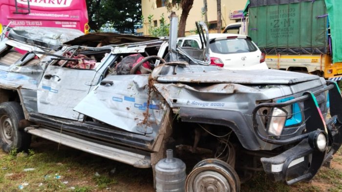 9 killed in jeep-car collision near Bengaluru