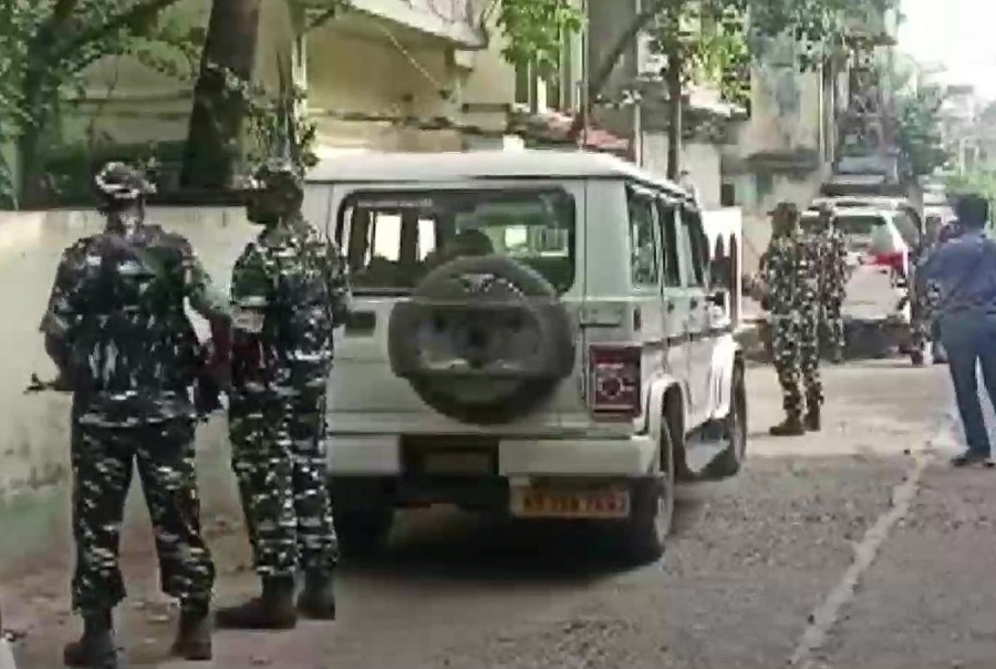 CBI raids at Moloy Ghatak's premises
