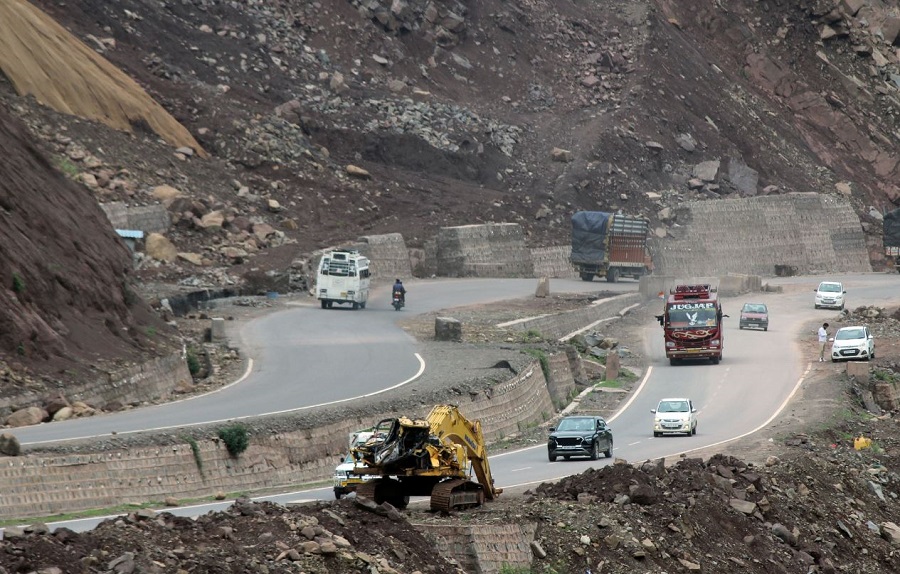 National Highway blocked due to a landslide