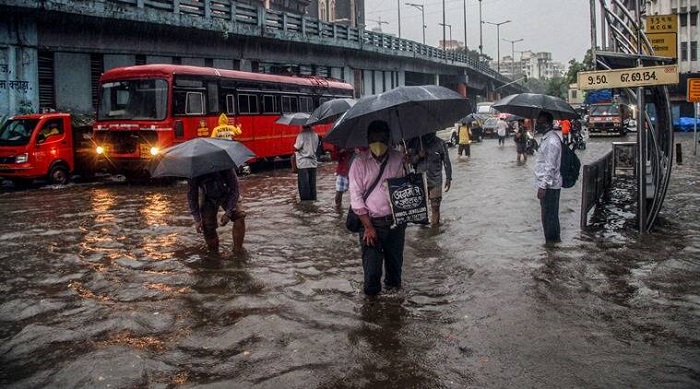 Heavy rain lashes Maharashtra