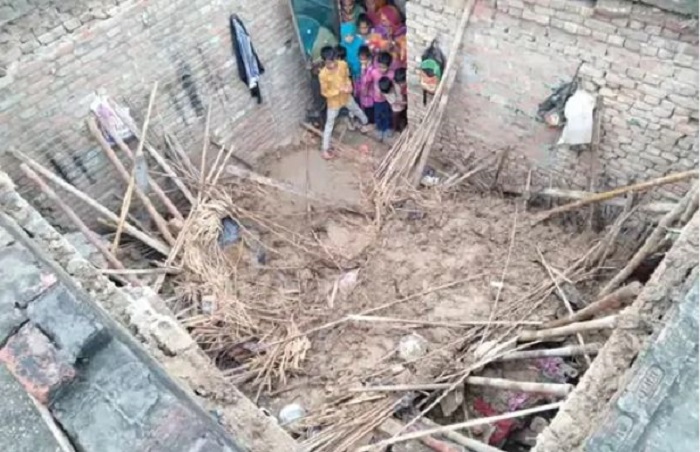 2 kids die as house collapses