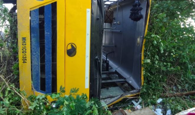 Bus that met with accident in MP's Rahatgarh