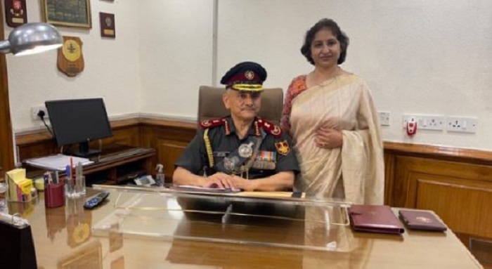 Gen Chauhan with his wife Anupama Chauhan in the office of CDS after taking over today
