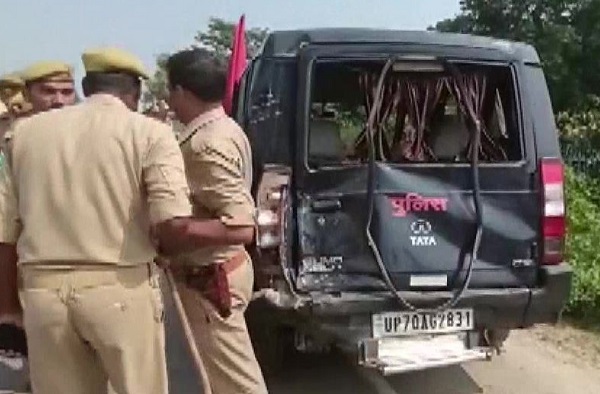 Ambulance in carcade of Dy CM Brajesh Pathak hits police jeep