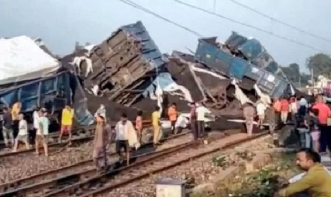 53 Wagons of Goods train derailed near Gaya