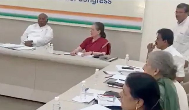 Mallikarjun Kharge chairs Congress Central Election Committee meeting for Gujarat Assembly Polls