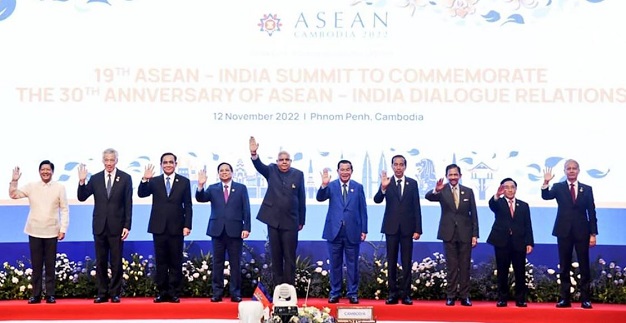 Vice President Jagdeep Dhankhar with the leaders of ASEAN Member States