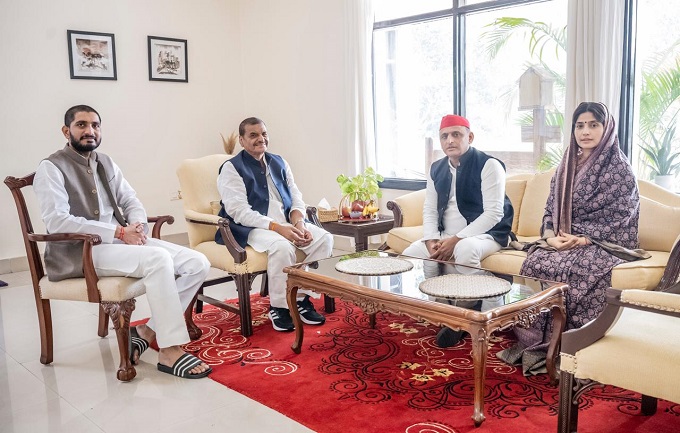 Dimple Yadav and Akhilesh Yadav meet Shivpal Yadav