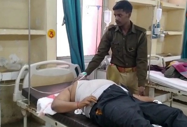 Two victims admitted to the divisional hospital at Kabirchaura