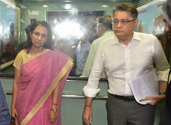 Former ICICI MD and CEO Chanda Kochhar and her husband Deepak Kochhar (File)