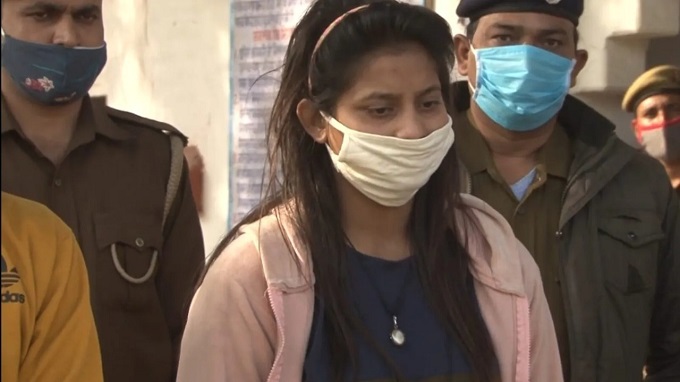Eyewitness Nidhi was arrested in drug smuggling Case in 2020 at Agra