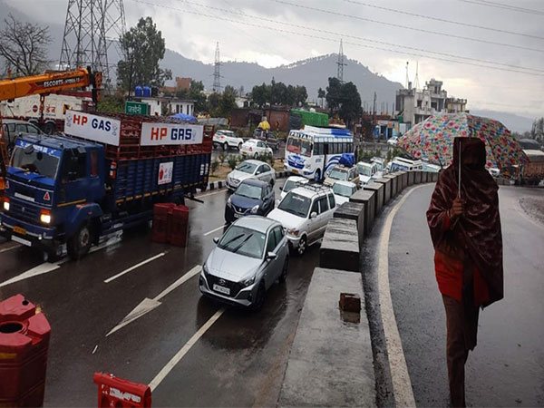 Srinagar-Jammu highway blocked