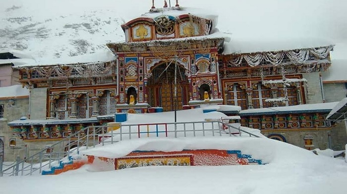 Badrinath Temple wrapped under heavy snow