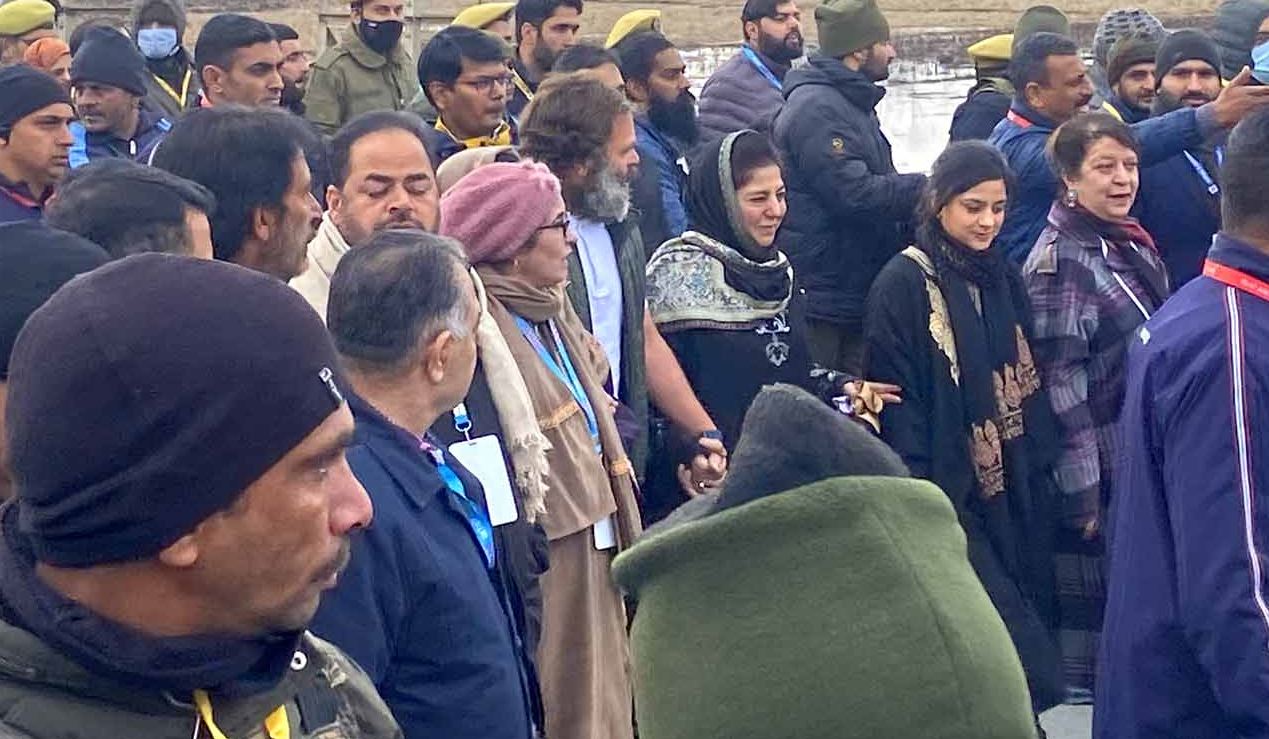 Mehbooba Mufti joins Yatra as it resumes from Awantipora