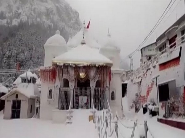 Gangotri Dham covered in thick snow