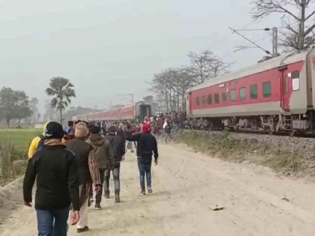 5 bogies of Satyagrah Express detached from engine in Bihar