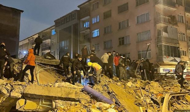 76 people killed in Turkey, 42 dead in Syria as deadly earthquake