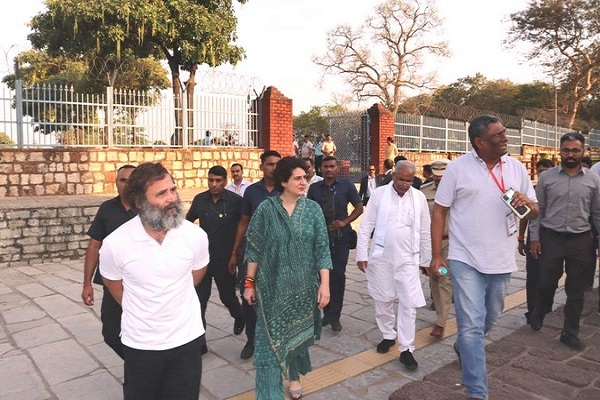 Congress leader Rahul Gandhi, Priyanka Gandhi and Chhattisgarh CM Bhupesh Baghel in Sirpur