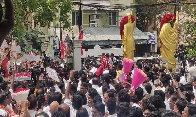 Edappadi K Palaniswami arrive at AIADMK HQ to file nomination for GS post