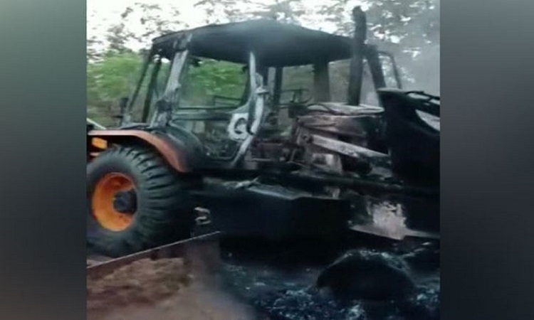 Vehicle set ablaze by Naxals