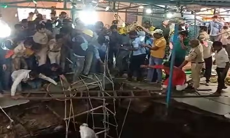 Many feared trapped after well roof collapses at temple in Indore