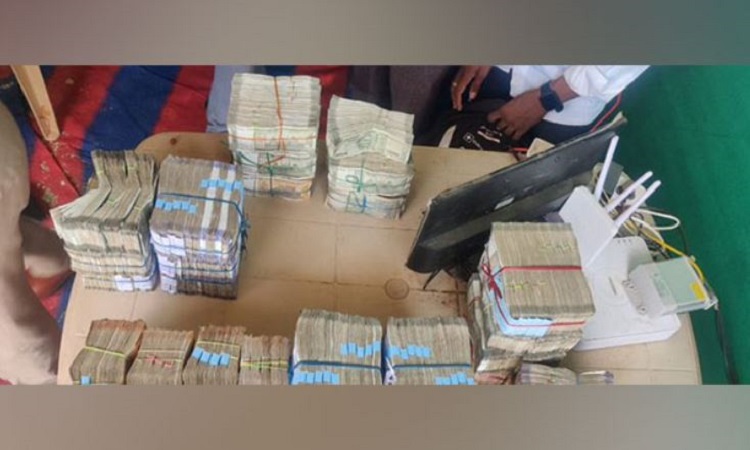 Unaccounted cash seized ahead of May 10 polls in karnataka