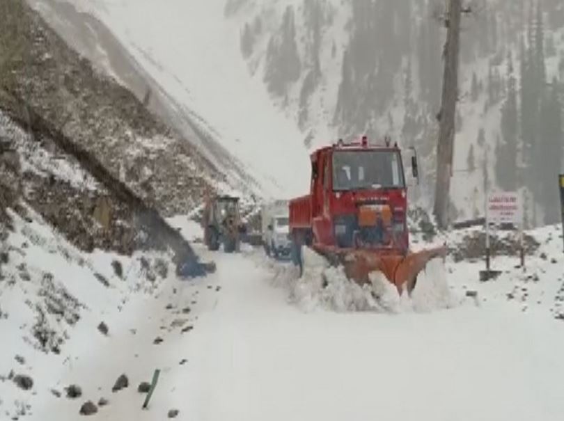 Snow Clearnance operation for for Mughal Road