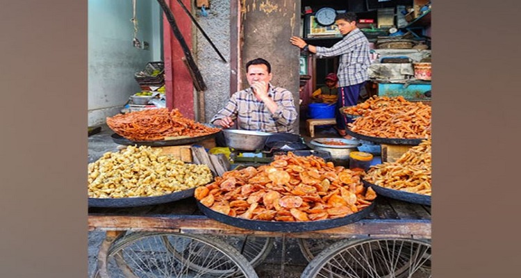 Kashmir Bloggers and their love for Kashmiri street food