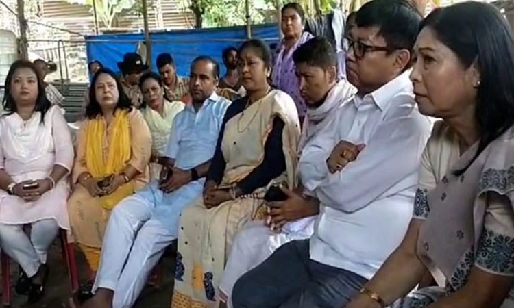 Congress delegation of Assam meets SI Rabha's mother and other family members